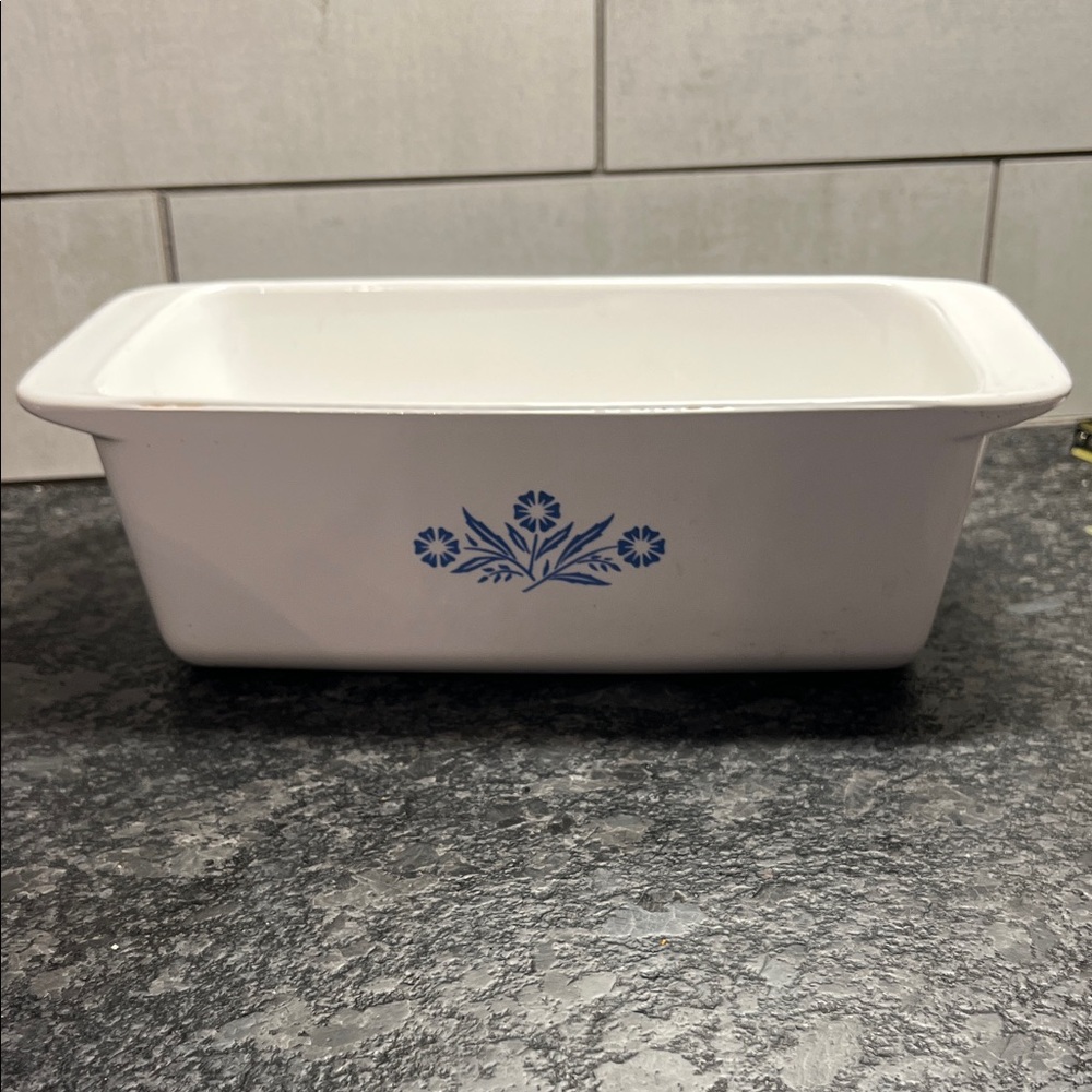 Rare Corningware Loaf Pan. Cornflower Blue Baking Dish. In excellent condition.